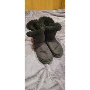 UGG Australia Classic Short Boots Womens Size 8 Black Sheepskin Non-Slip